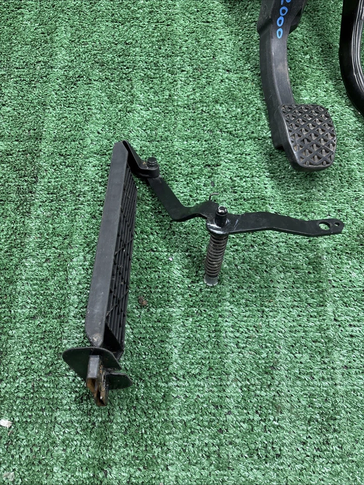 Juego completo de pedal de freno de embrague BMW Z3 2000-2002 con soporte OEM usado Foto 4 de 4