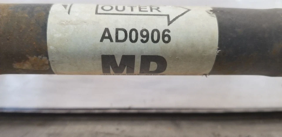 06 PONTIAC GTO EJE TRASERO DERECHO PASAJERO Foto 4 de 4