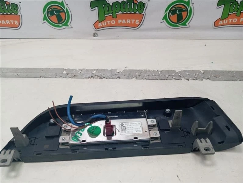 Info-GPS-TV Screen Display Screen Dash Fits 19-20 BMW 330i 3606563 - Image 3 of 4