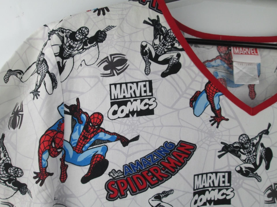 Marvel Spiderman Scrub Top 3 Pocket Medical Vet White Short Sleeve Sz 2XL - Imagem 3 de 4