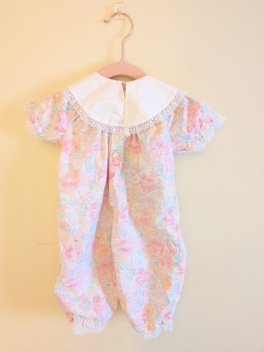 Vintage Cottage Core Romper Baby Girls Up to 14lbs Flower Print Pink Rose - Foto 5 di 8