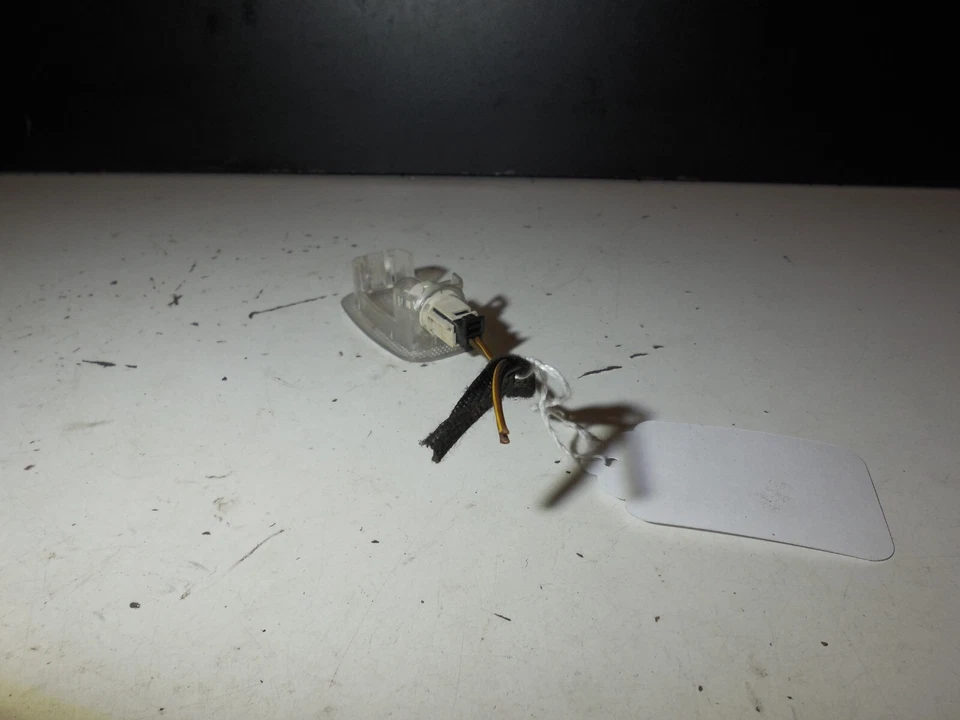 A0245459726 车内礼貌灯 2218200401 07-13 梅赛德斯奔驰 W221 S450 S550 — 第 3/4 张图片