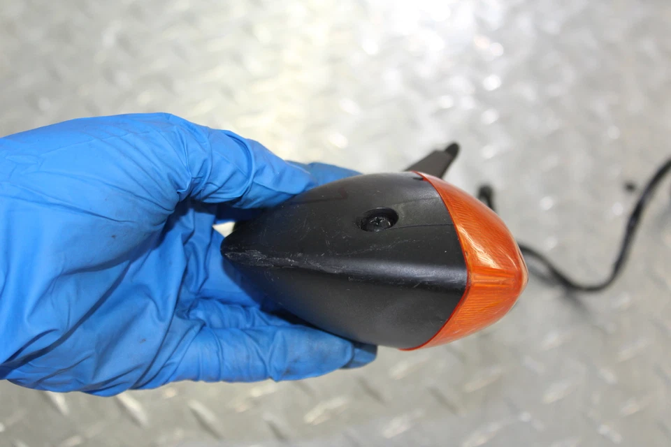 Yamaha FZ07 2015 luz intermitente trasera izquierda indicador daños Foto 3 de 4