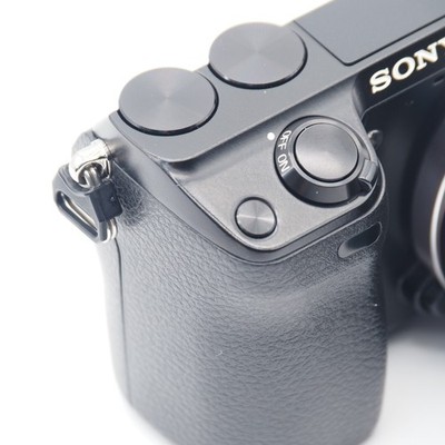 Sony NEX-7 24.3 MP Mirrorless DSLR Camera - Black with 18-55mm
