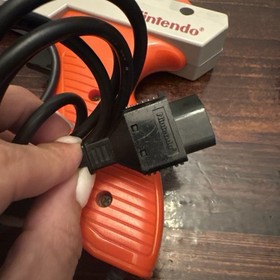 1985 Original Nintendo NES Zapper Light Gun Orange Duck Hunt