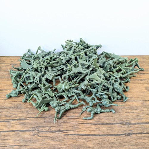 Vintage - Lot of 81 Green Army Men, Classic Toy Soldiers
