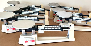 Ohaus Triple Beam Balance 700   2610g 5lb 2oz Scale YY