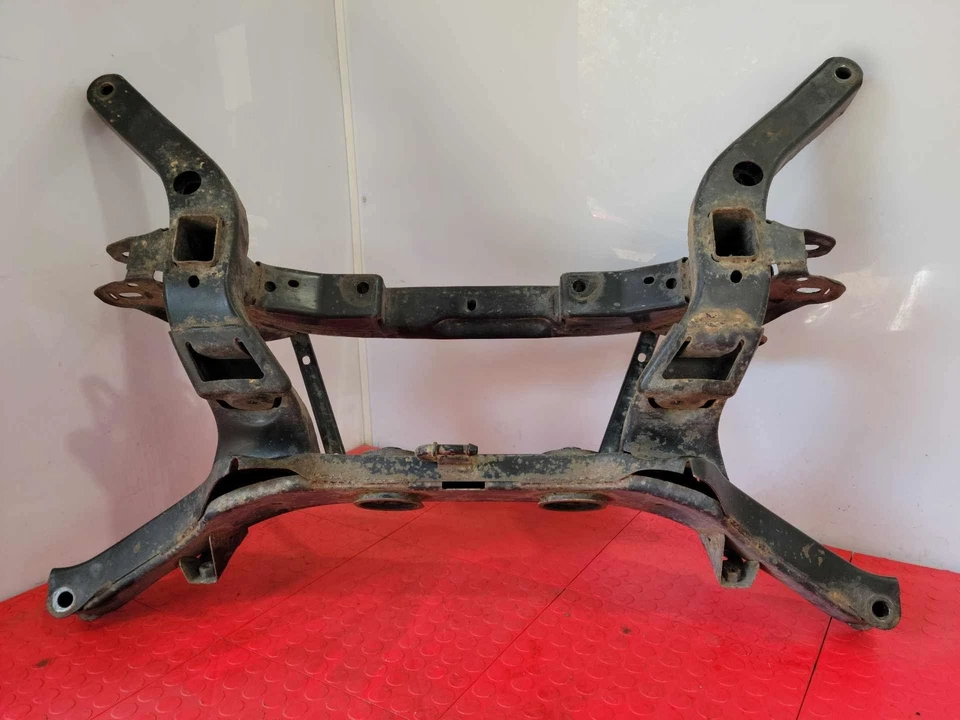 Subchasis travesaño trasero Saturn Vue 2008-2010 AWD genuino OEM 25888047 Foto 2 de 4