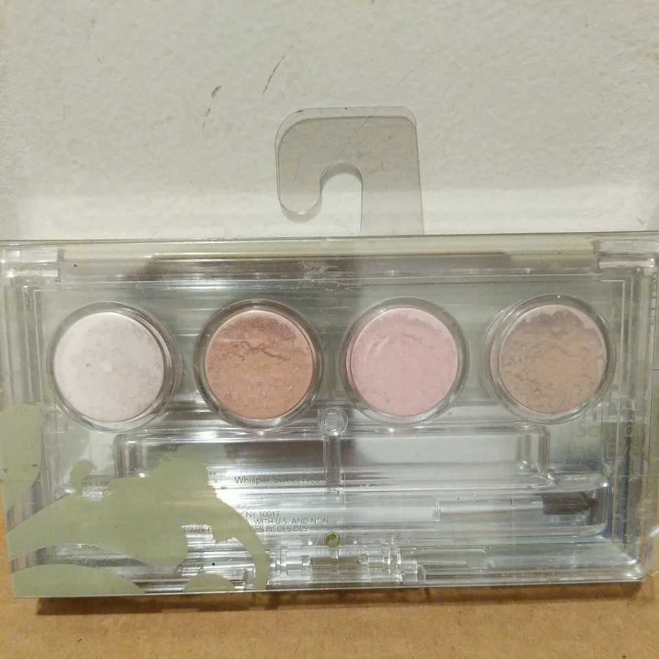 REVLON SOFT ON THE EYES SHEER LOOSE EYE SHADOW QUAD, WHISPER SWEET NEUTRALS 🆕 - Image 3 of 3