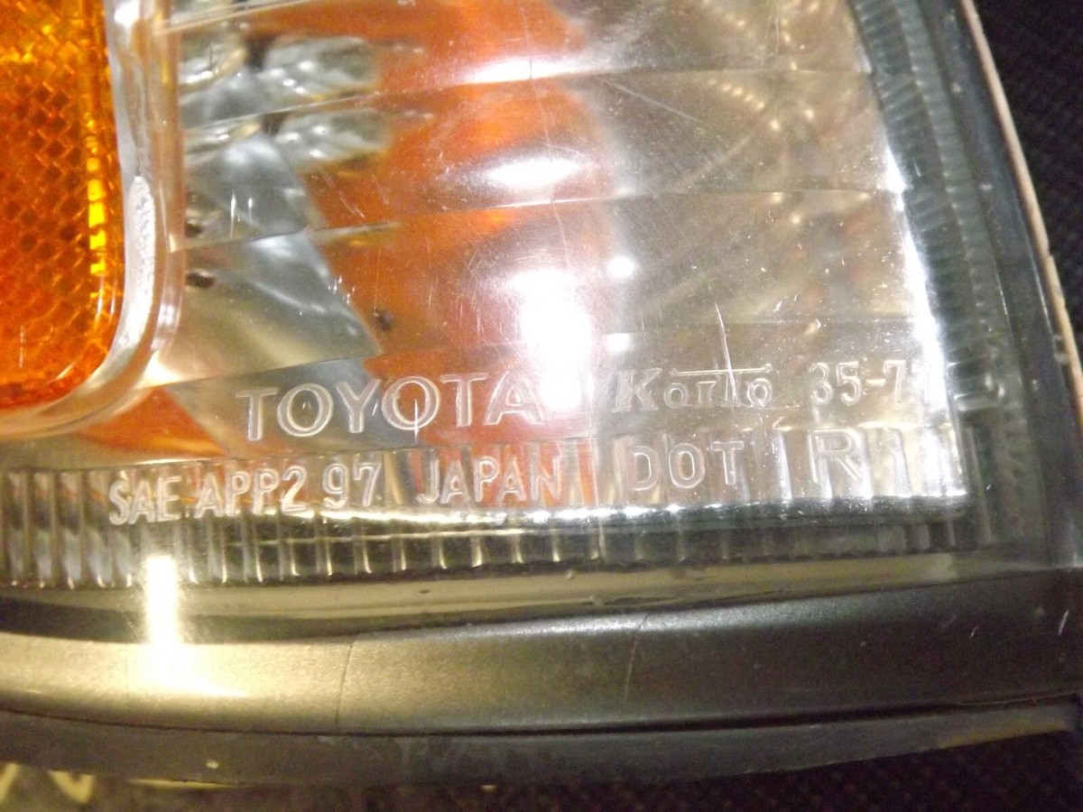 99-02 OEM Genuine Toyota 4Runner N180 passenger corner light