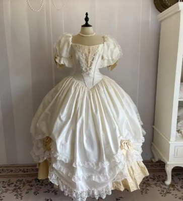 Historical Renaissance Victorian Wedding Dress With Lace Medieval French Baroque