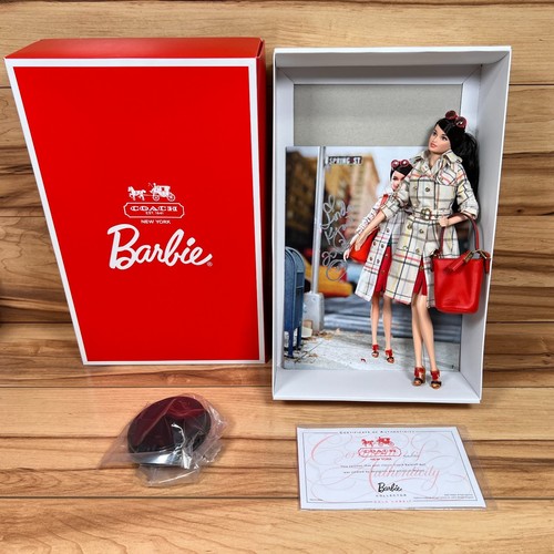SIGNED Mattel Coach Barbie Doll 2013 Gold Label by Linda Kyaw ModelMuse X8274 - Picture 2 of 21