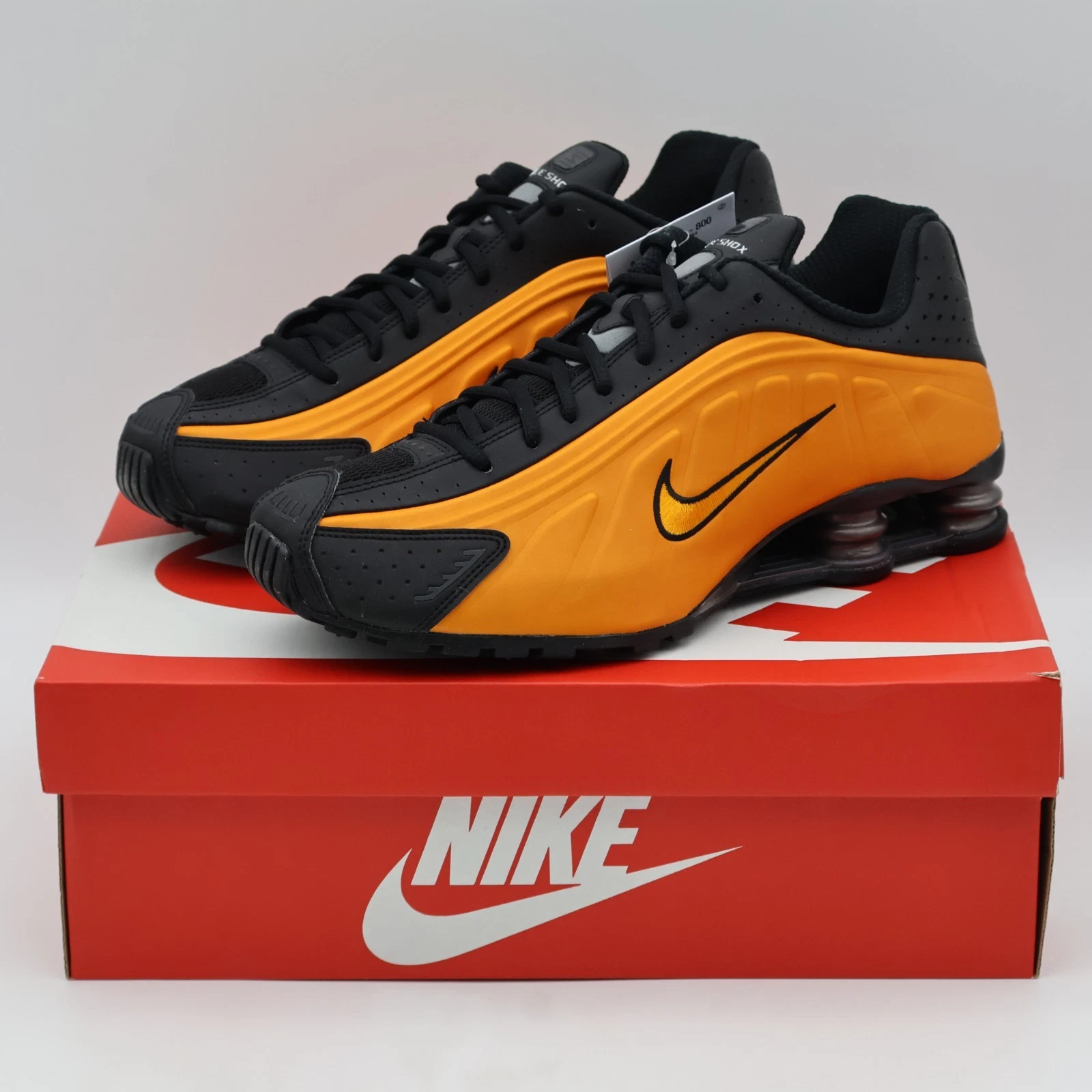 HQ1988-800 Nike Shox R4 Bright Ceramic Black Metallic Dark Grey (Men's)
Opens in a new window or tab