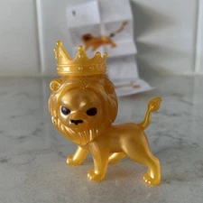 Zuru Gumi Yum Wildlife Ultra RARE GOLD LION 2025 With Crown