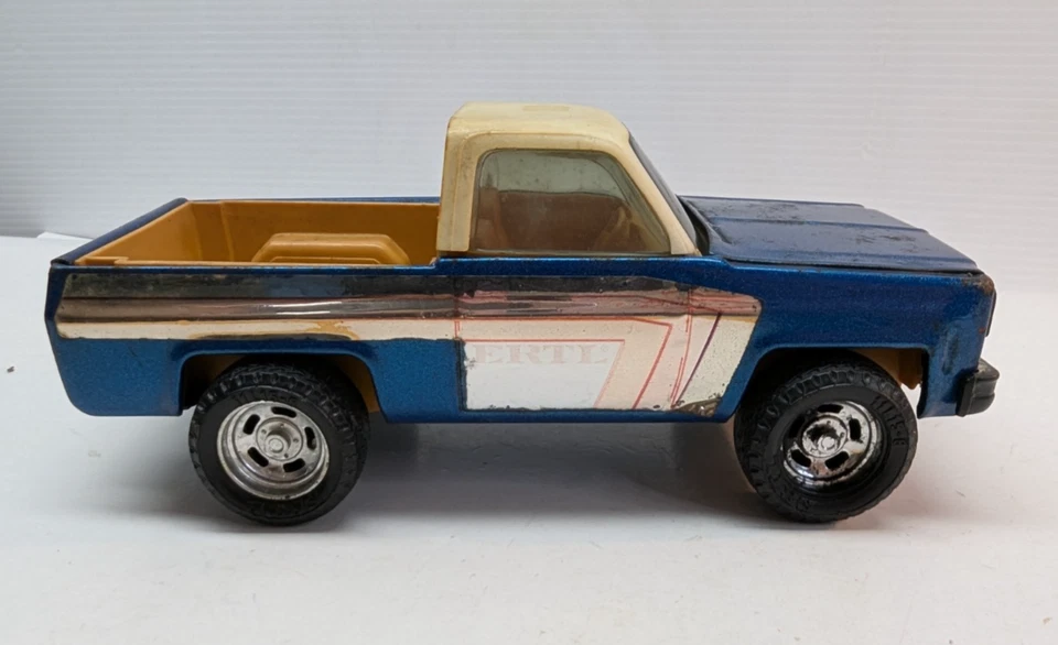 Vintage Chevrolet Chevy ERTL Blazer Blue Yellow Diecast Made in USA - Image 3 of 4