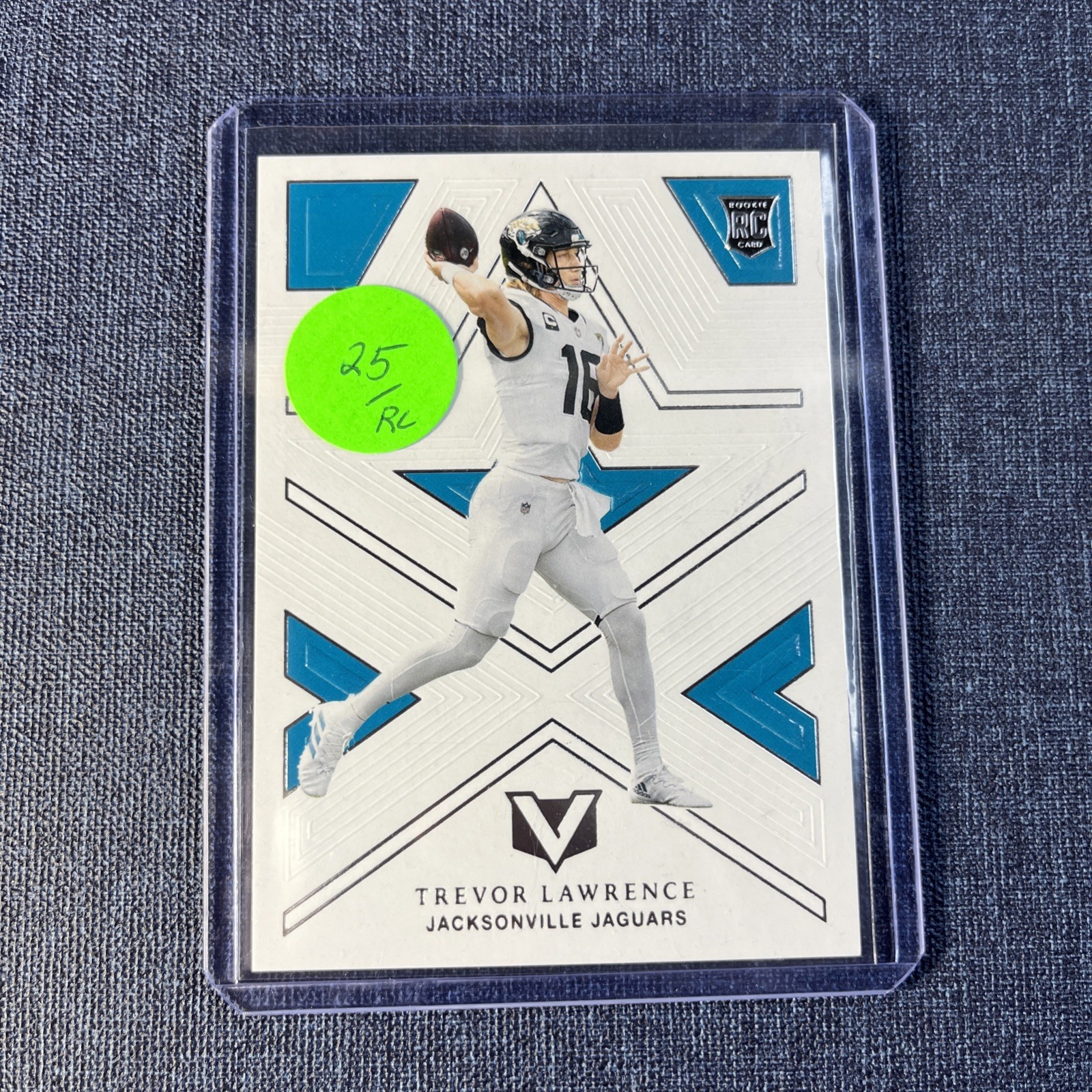 2021 CHRONICLES VERTEX TREVOR LAWRENCE ROOKIE RC V-1 RC