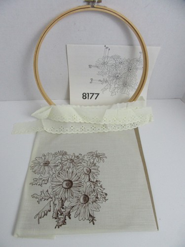 Vintage 1985 Tri Chem Picture Painting 8177 Floral Daisies Hoop Kit Flower