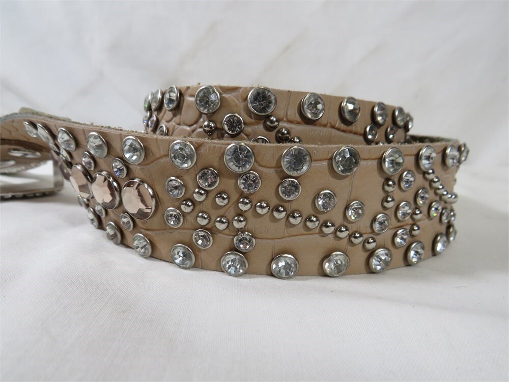 BHW NWOT Women display picture 1