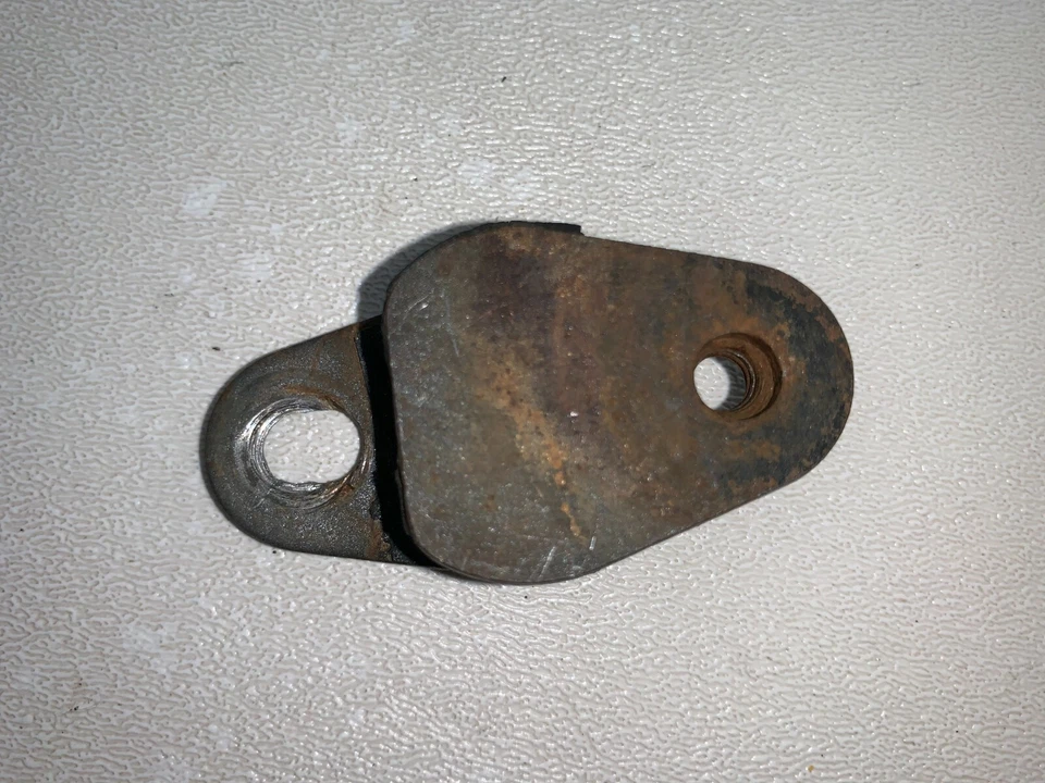 82-00 Suzuki RM125 1998 OEM SILENCIADOR PLACA DE MONTAJE Foto 3 de 4