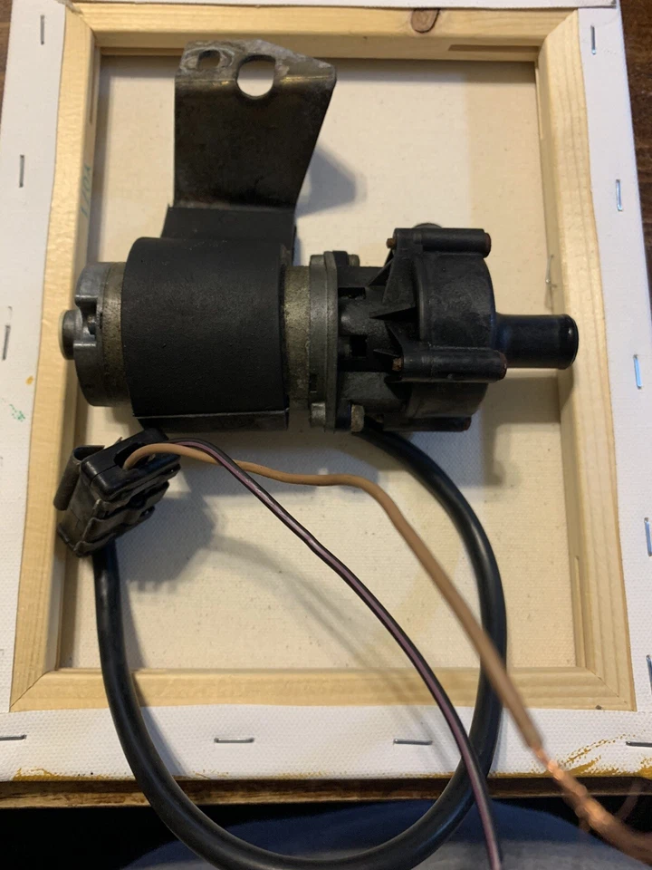 Bomba de água controle aquecedor auxiliar Mercedes R107 380SL 560SL 81-89 0008355964 - Imagem 2 de 4