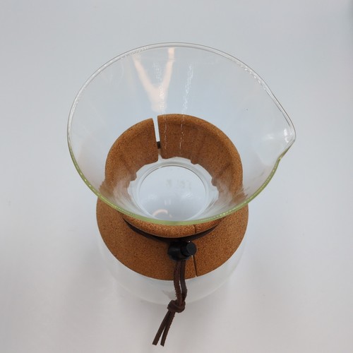 Bodum Glass Coffee Carafe 8” Glass Leather Pour Over Pitcher with Cork Collar - 第 8/14 張圖片