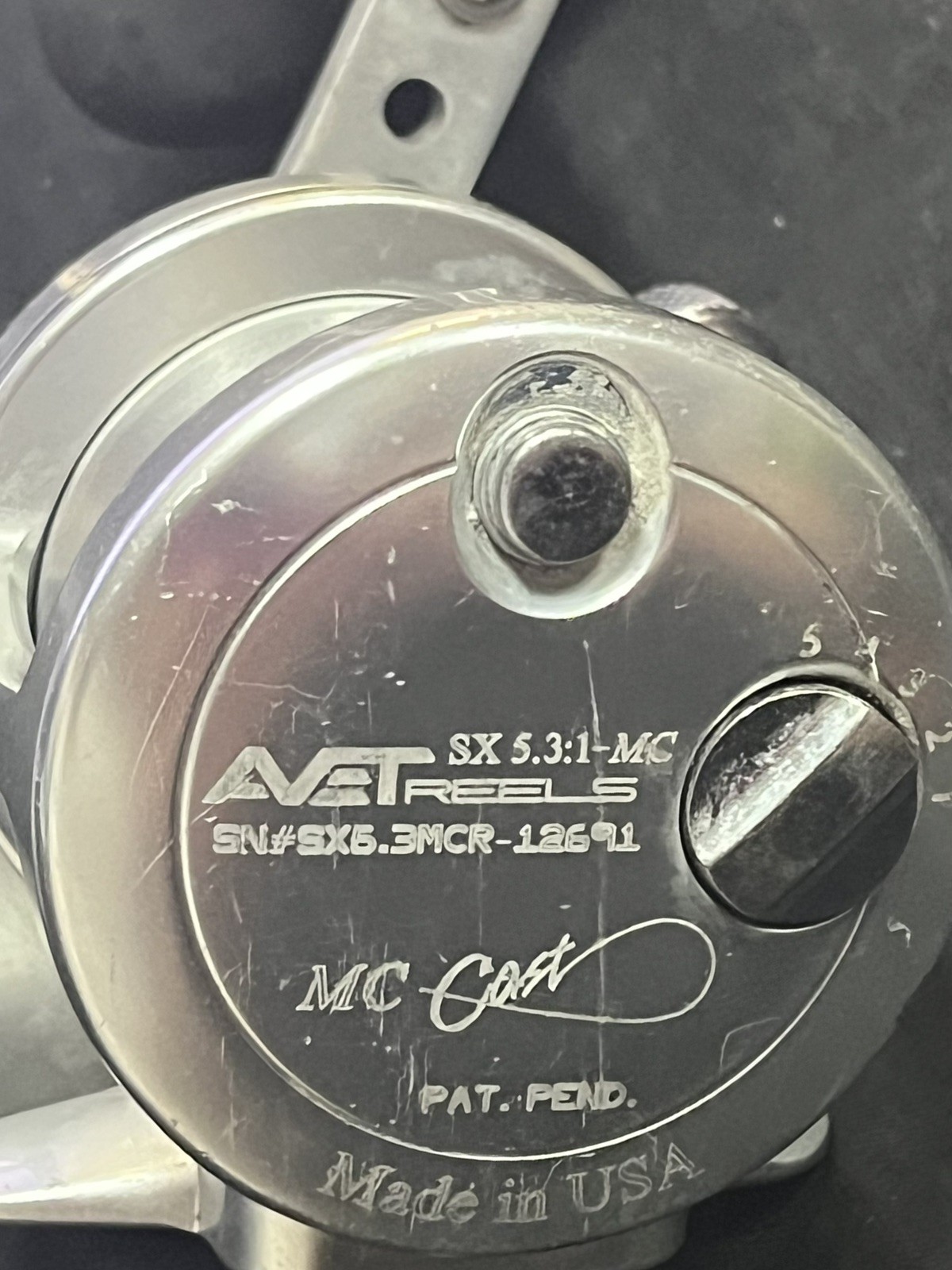 AVET SX5.3:1 MC Cast Salt Water Reel (signs of cosmetic wear