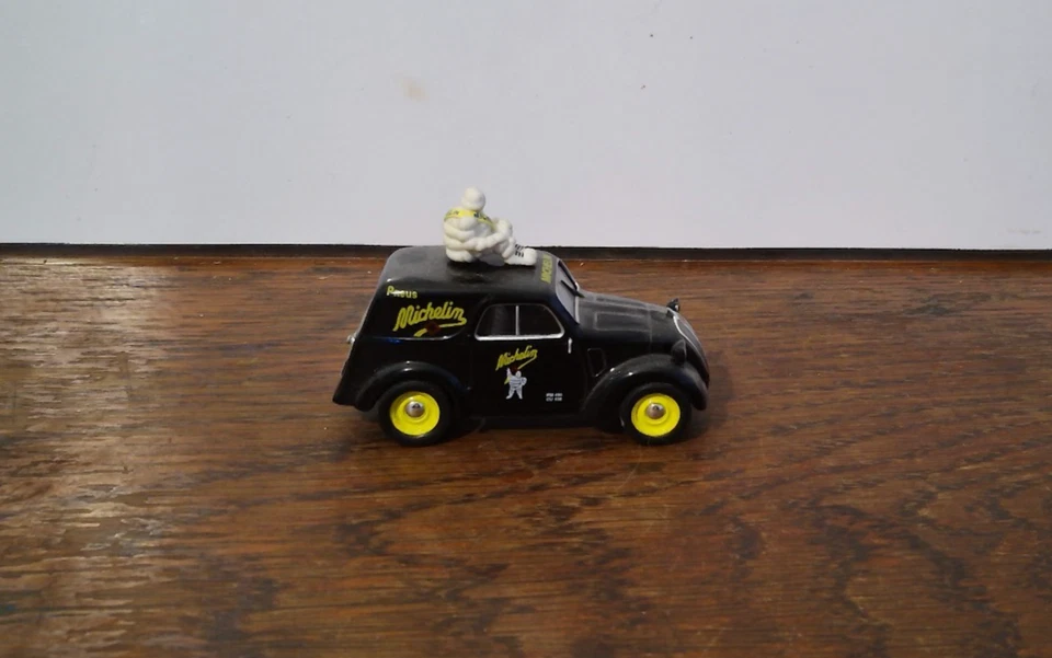 Voiture 1/43 - Ixo Altaya - Simca 5 Fourgonnette - Michelin - Photo 2/4