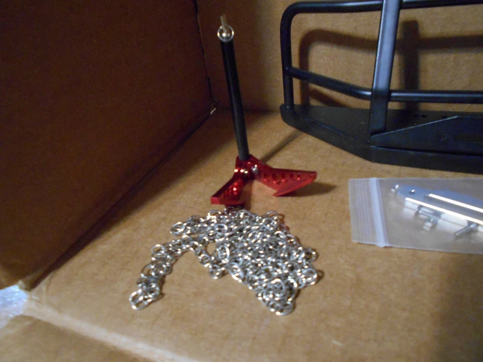 Parachoques delantero RC escala 1/10 con montaje de cabrestante, acor y cadena, y enganche trasero Foto 2 de 4