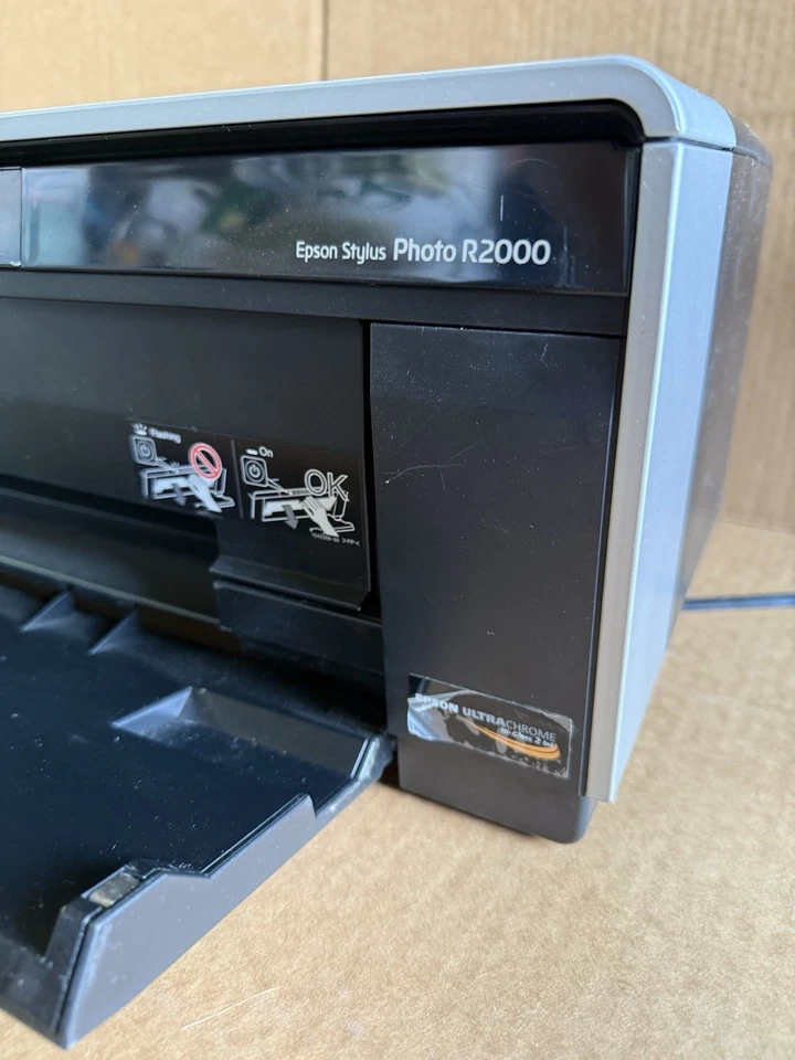 Epson Stylus Photo R2000 Wide Format Printer + Trays & Paper Bundle - Image 4 of 4