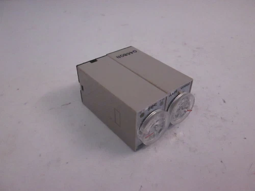 Omron H3Y-4 Timer, 0-5 Seconds, Lot of 2