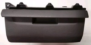 VW Polo 9N1 Ablagefach Staufach vorne links unten Fahrersitz 6Q0882605