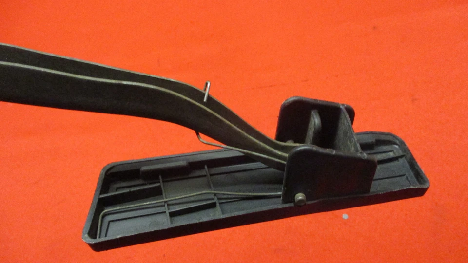 1977-1979 LINCOLN CONTINENTAL GAS PEDAL - Image 4 of 4