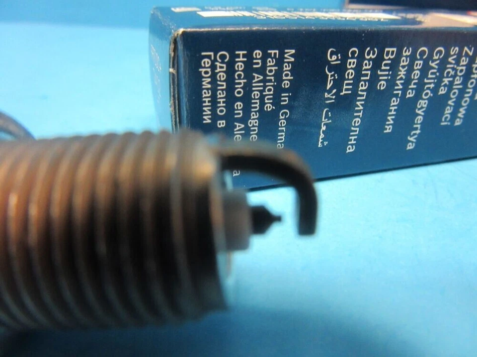 6 bujías BOSCH reemplazar Audi VW OEM # FR5KPP332S cable fino doble platino Foto 2 de 3