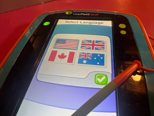 LeapFrog Blue/Orange LeapPad 2 GLO | Tested, Factory Reset | Stylus included - Picture 6 of 11