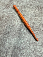Hand carved beautiful TULIP WOOD YARN CROCHET HOOK size I