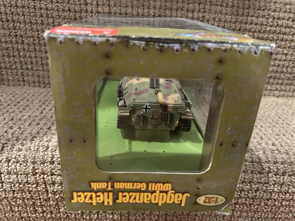 Ultimate Soldier 1:32 German Jagdpanzer Hetzer Tank Destroyer, No. 99415 - Image 4 of 4