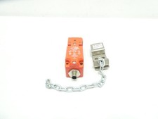 Allen Bradley 440K-M2NNNDS Guard Master Safety Interlock Switch