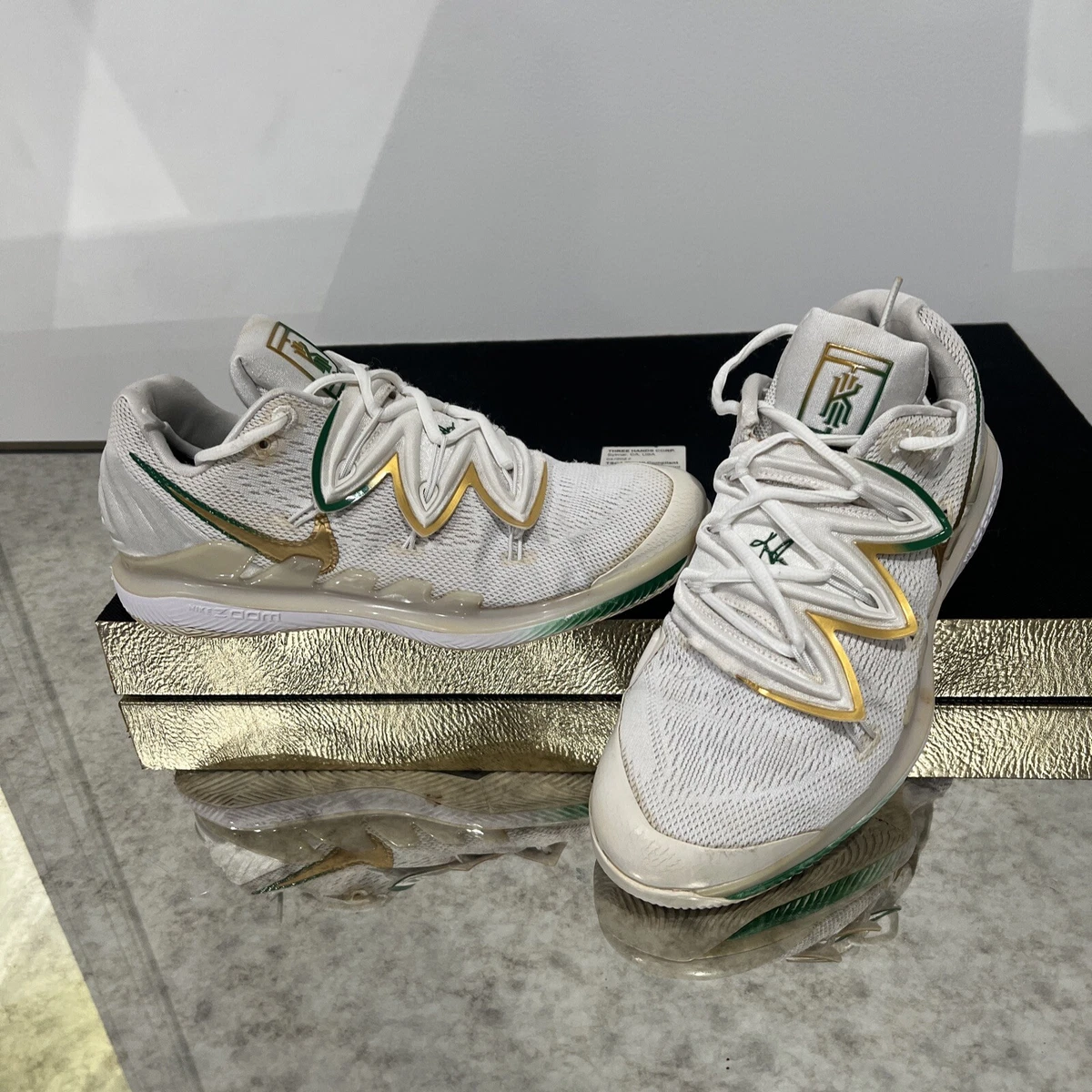 Preços baixos em Nike Kyrie Irving x Nick Kyrgios x Air Zoom Vapor