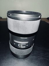 Sigma 18-35mm F/1.8 DC HSM ART - Canon EF-S Fit with Lens Hood