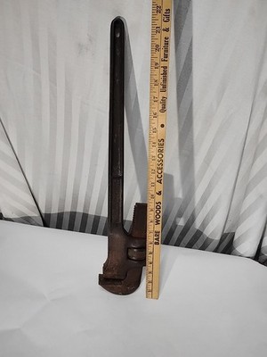 Antique WALWORTH WALCO   24 ''  Pipe Wrench  Pat. 1862