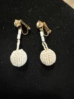 Vintage Retro Goldtone And White Beaded Brooch And Dangle Clip Earrings Set — photo 6