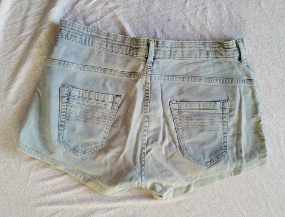 Jeans-Hot-Pants Gr. 42 - Bild 2 von 2