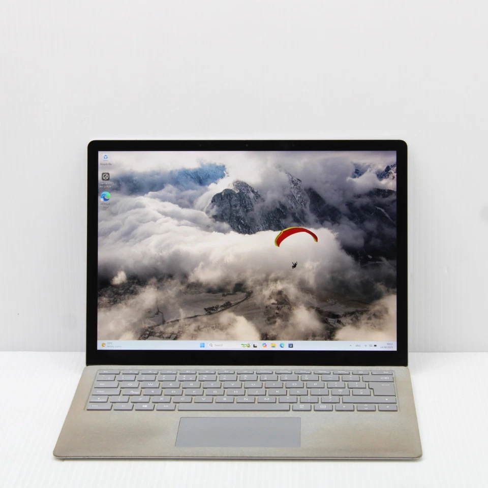Microsoft Surface Laptop 2 Windows 11 Pro 13" Intel Core i7 8650U 8GB 256GB SSD - Image 2 of 4