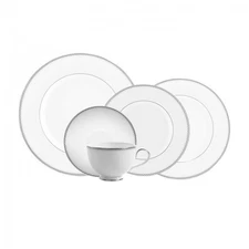 Monique Lhuillier Waterford Dentelle 5-Piece Place Setting NIB