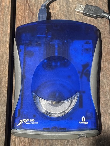 Iomega Zip 250 USB Powered External Disk Drive Model Z250USBPCMBP P/N 30957500 - 第 1/5 張圖片