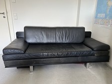Zu verschenken ein Ledersofa -Doppelbett, schwarz 2 Mt x 0,80 Mt.