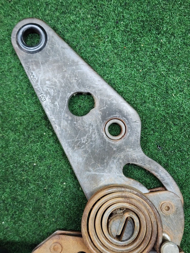 Ford Ranger 1989 92 bisagra de asiento con canastilla lado izquierdo del conductor cabina estándar OEM Foto 4 de 4