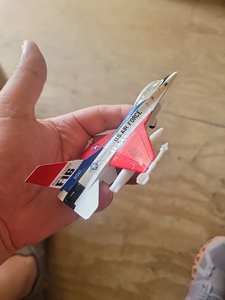 5 Inch General Dynamics F-16 Fighting Falcon  Diecast Jet - Image 3 of 4