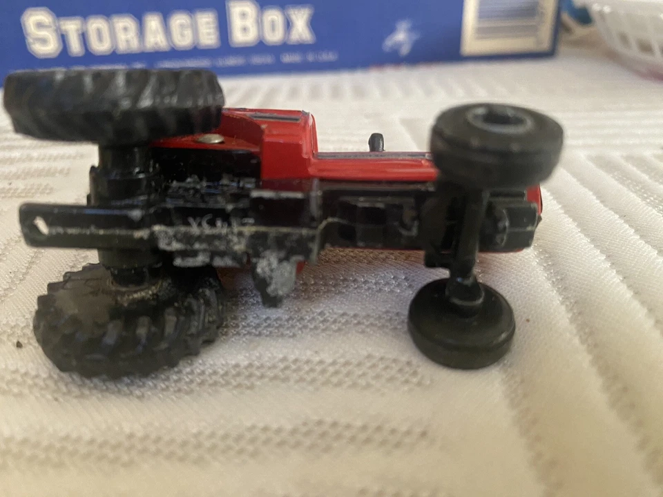 ERTL Vintage 1/64 Scale International 5088 Tractor (Gray Slotted Rims) - Image 4 of 4