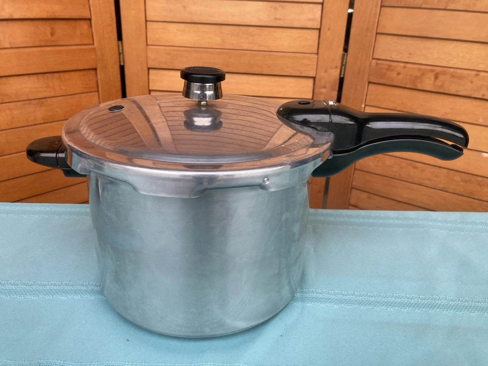 Presto 6-QT Aluminum Pressure Cooker Model 0126407 Good Condition